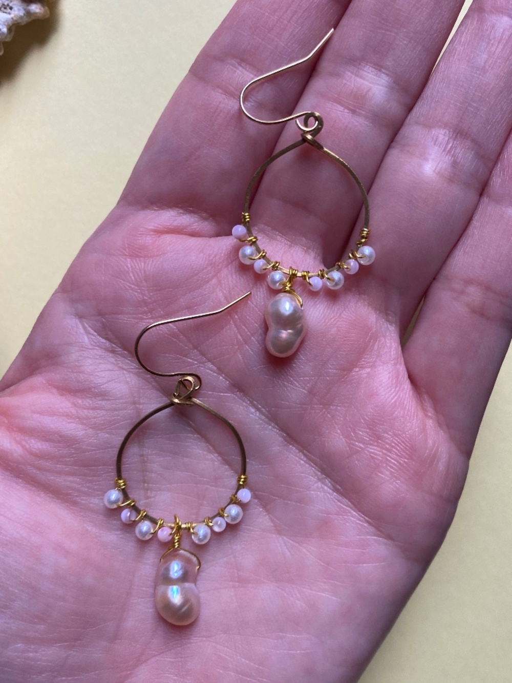 Hoop Earrings with Double Nugget Pearl with Shell Beads & Faux Pearl - Picture 3 of 3
